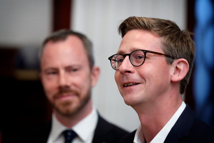   Venstres gruppeformand Karsten Lauritzen har selv taget initiativ til at fortælle, at han i en række tilfælde har udvist upassende adfærd overfor en række kvinder. De mange vidnesbyrd fra kvinder i politik, der stod frem i Politiken for nylig, har gjort indtryk, siger han. Foto: Jens Dresling/POLFOTO