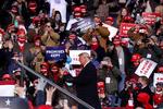 Donald Trump i går ved et af sine godt besøgte vælgermøder i Pennsylvania. Foto: Jonathan Ernst/Ritzau Scanpix