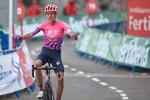 Englænderen Hugh Carthy vinder kongeetapen i Vuelta a España og kører sig op på den samlede tredjeplads. Foto: Miguel Riopa/Ritzau Scanpix