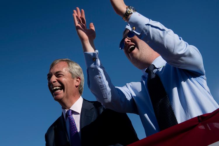 Nigel Farage fotograferet i sidste uge, hvor han deltog i et af Donald Trumps store vælgermøder i Phoenix, Arizona.  Foto: Brendan Smialowski/Ritzau Scanpix