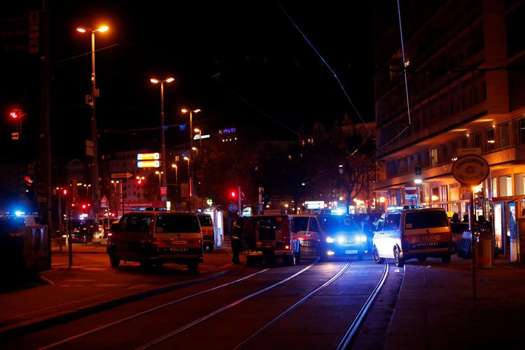 En er dræbt og flere er såret efter skyderi i Wien. Politiet opfordrer alle til at undgå offentlige steder i byen. Foto: Leonhard Foeger/Ritzau Scanpix