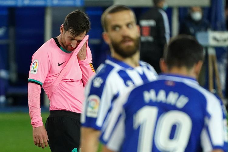 Heller ikke mod Alavés ville spillet fungere for Lionel Messi og hans Barcelona-holdkammerater, der er hårdt presset i den spanske La Liga. Foto: Cesar Manso/Ritzau Scanpix