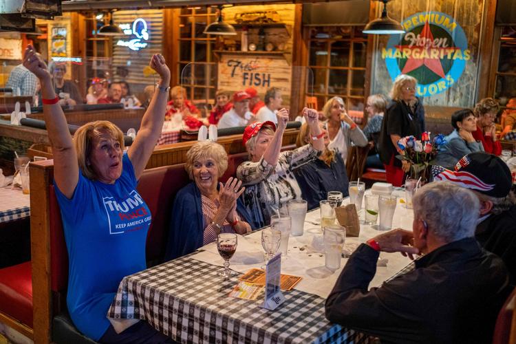 Donald Trump har vundet i Florida, der var afgørende for, at han havde en chance for at blive siddende som præsident. Spændingen er efterfølgende rykket til midtvesten. Foto: Ricardo Arduengo/Ritzau Scanpix