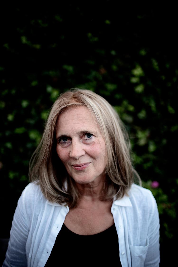 Forfatteren Katarina Frostenson bedyrer sin mands uskyld i sin nye bog, 'F'. F'et står for frihed, frihedsberøvelse og fængsel  - som manden, Jean-Claude Arnault, blev idømt to et halvt år. Foto: Joachim Adrian/POLFOTO