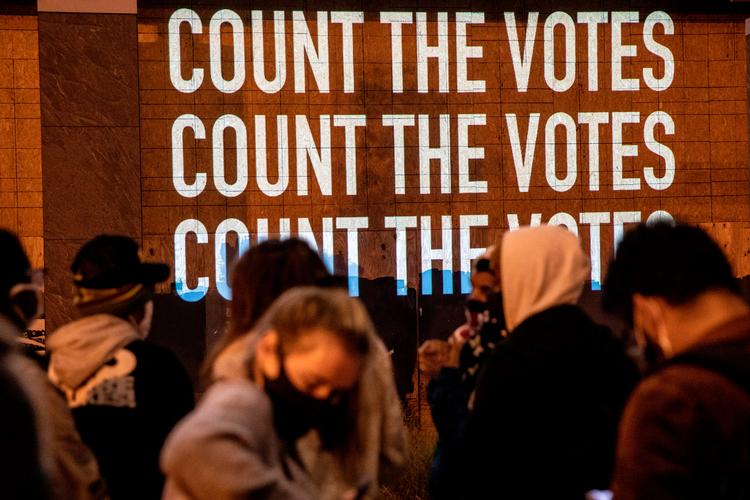  Usikkerheden om udfaldet af det amerikanske præsidentvalg og optællingen af brevstemmerne fik aktiemarkedet, der hader uro, til at falde onsdag morgen og formiddag. Foto: Chris Mcgrath/Ritzau Scanpix