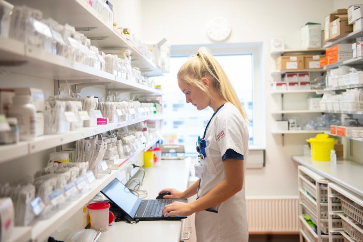 Arbejdsgivere opfordrer sygeplejersker til at gøre op med en ’permanent’ deltidskultur. Hæv lønnen, siger sygeplejersker. (arkivfoto) Foto: Stine Rasmussen