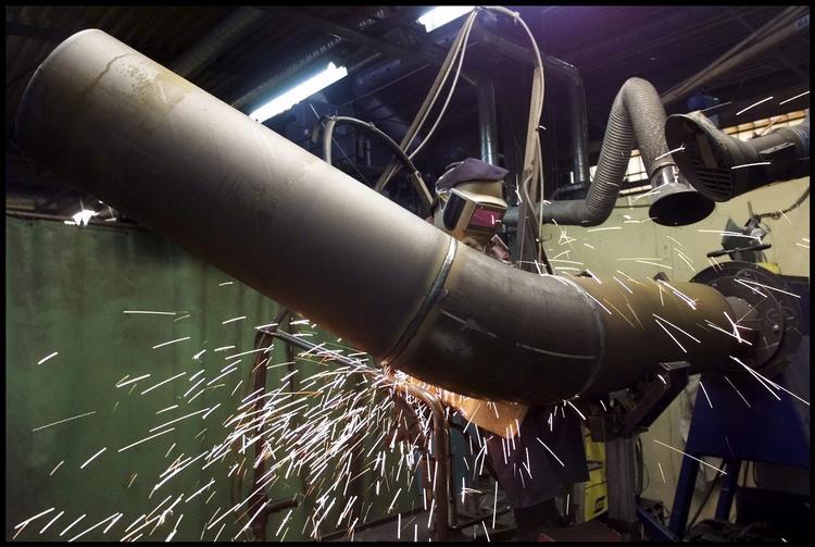 Logstor producerer bl.a. fjernvarmerør. Men fredag begyndte med kaos efter den pludselig indførelse af restriktioner i Nordjylland. Foto: Claus Bonnerup/POLFOTO
