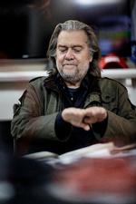 Steve Bannon kan ikke længere sende sin podcast live via sociale medier fra sit 'war room' i Washington D.C.. Foto: Miriam Dalsgaard/POLFOTO