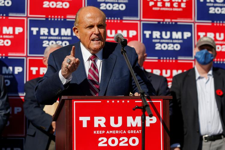 Donald Trumps advokat Rudy Giuliani forklarede på et pressemøde, at Donald Trump ikke agter at anerkende valgresultatet. Foto: Eduardo Munoz/Ritzau Scanpix