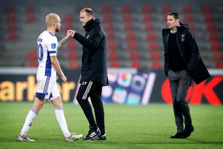 I sin første kamp som FCK-træner vandt Jess Thorup med 2-1 over upåagtede Avarta i pokalturneringen, mens han og Nicolai Boilesen søndag tabte superligadebuten med 4-0 til FC Midtjylland.  Foto: Jens Dresling/POLFOTO
