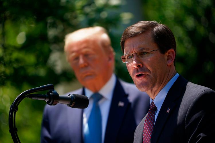 Mark Esper ses her sammen med Donald Trump i maj 2020. Foto: Mandel Ngan/Ritzau Scanpix