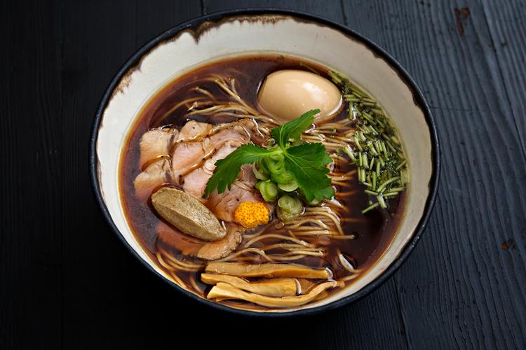 En skål skoldhed ramen kan kurere enhver forkølelse, efterårsblues og coronatræthed. Eller i hvert fald hjælpe på det. Arkivfoto Jacob Ehrbahn