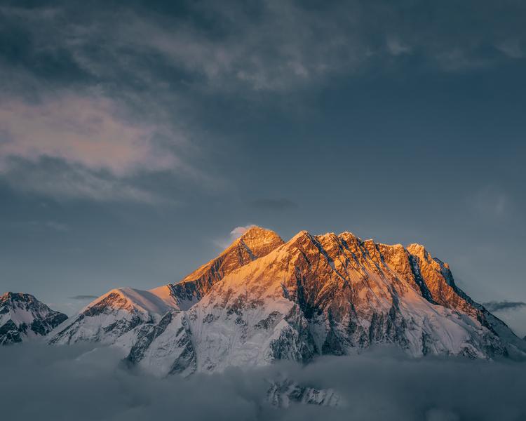 Mytiske Mount Everest har i årevis været med til at tiltrække masser af turister til Nepal. Foto: Elia Saikaly