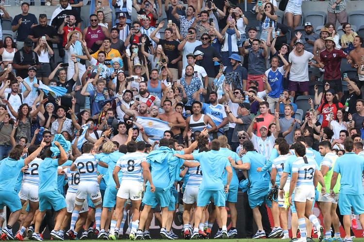 BIlleder fra en rugbykamp lørdag i Sydney, Australien. Over hele landet er der ikke registreret ét nyt smittetilfælde i fem dage i træk. Foto: David Gray/Ritzau Scanpix