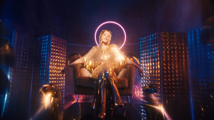 52 årige Kylie Minogue har i sit seneste album 'Disco' bragt discoen tilbage. Og det har igen placeret hende på toppen af hitlisten. Foto: SHORE FIRE MEDIA