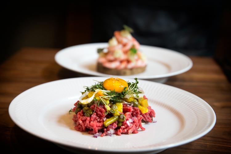   Velbekomme  - måske kan du snart trække regningen fra i skat. Foto: Finn Frandsen/POLFOTO