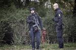     Politiet rykkede massivt ud, da Peter Madsen stak af fra Herstedvester. Foto: Valdemar Ren/POLFOTO