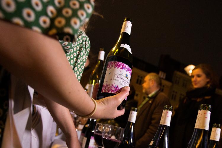 På torsdag markeres beaujolaisdagen, en gammel tradition blandt franske vinbønder, der fejrer årets høst af den spæde Beaujolais Nouveau. Foto: Finn Frandsen/POLFOTO