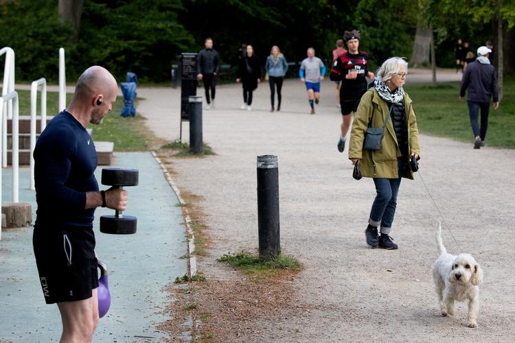 Professor og overlæge på Rigshospitalet Jens Lundgren ser frem til, at en lang række vaccineforsøg bliver afsluttet. Først da kan vi finde en exit-strategi fra pandemien, siger han. Foto: Finn Frandsen/POLFOTO