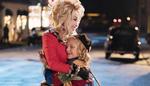 Dolly Partons julefilm 'Dolly Parton's Christmas on the Square' kan nu ses på Netflix.   Foto: Netflix