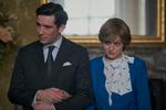 Eventyret om Diana og Charles fandtes ifølge fjerde sæson af 'The Crown' kun i medierne. I virkeligheden sad Diana isoleret på Buckingham Palace i ugerne op til brylluppet.  Foto: Netflix