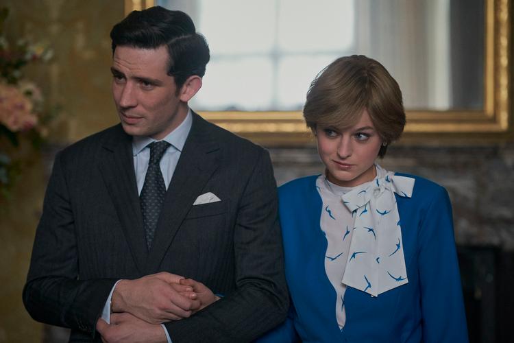 Eventyret om Diana og Charles fandtes ifølge fjerde sæson af 'The Crown' kun i medierne. I virkeligheden sad Diana isoleret på Buckingham Palace i ugerne op til brylluppet.  Foto: Netflix