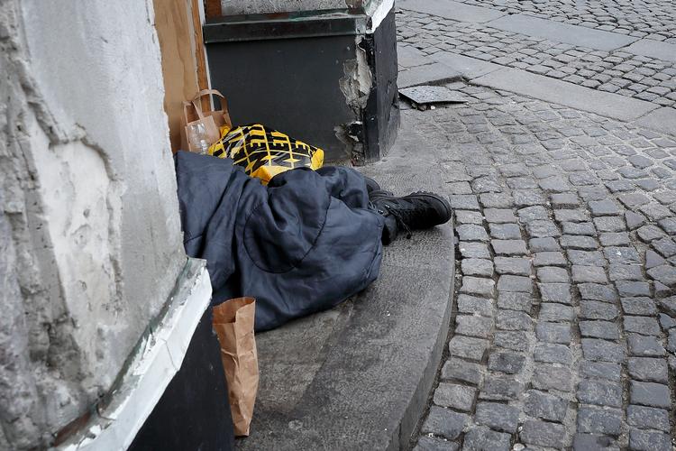 Udsatte borgere er gennem de senere år blevet nægtet kontanthjælp, fordi de ikke kunne dokumentere, at de har boet i Danmark.

Den praksis skal nu ændres. Foto: Jens Dresling/POLFOTO