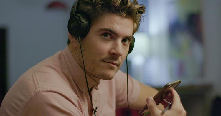 Madison Hamburg satte sig for at finde ud af, hvem der myrdede hans mor. Det er der kommet en psykologisk pirrende dokumentarserie ud af.  Foto: HBO Nordic
