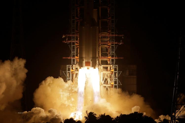 Månraketten blev tidligt tirsdag morgen lokal tid sendt op fra Wenchang Space Launch Center i  Hainan-provinsen. Foto: Tingshu Wang/Ritzau Scanpix
