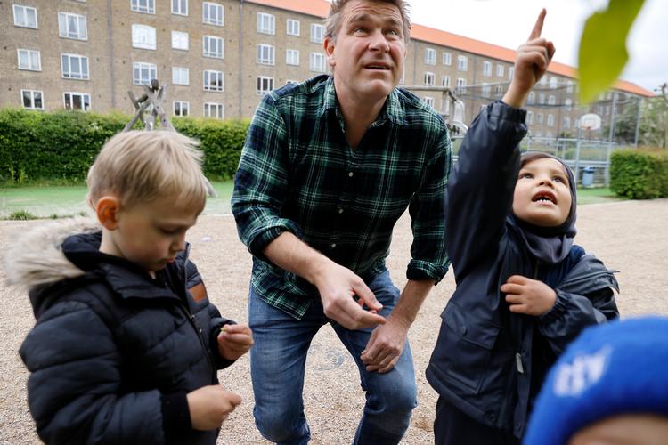 I København går mange akademikere rundt og drømmer om at blive pædagog. Her ses pædagog og leder af Ønske Øen på Amager Bjarne Kofoed. Arkivfoto  Foto: Jens Dresling/POLFOTO