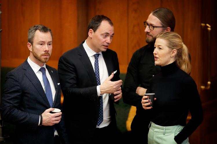 Venstres Jakob Ellemann-Jensen og de radikales Sofie Carsten Nielsen i folketingssalen. Foto: Jens Dresling/POLFOTO