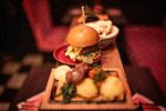Der er »tapas fra alle verdenshjørner« på Pincho Nation. Foto: Jesper Houborg/POLFOTO