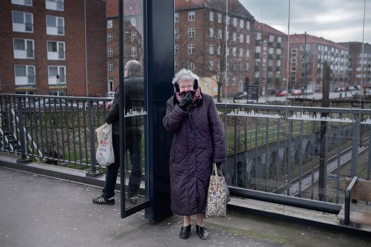 Hvis landets 1 million ældre og svage borgere får en coronavaccination som de første i Danmark, kan vi hurtigst få hverdagen tilbage. Foto: Mikkel Hørlyck/POLFOTO