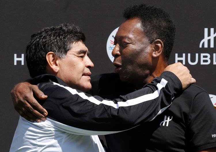 Maradona og Pele, to af de største fodboldspillere nogensinde. Her sammen i 2016. Foto: Patrick Kovarik/Ritzau Scanpix