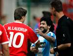 I 2006 var Diego Maradona i Danmark, hvor han spillede en opvisningskamp mod bl.a. Michael Laudrup.   Foto: Jens Dresling/POLFOTO