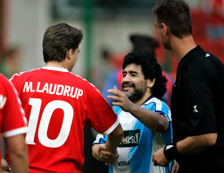 I 2006 var Diego Maradona i Danmark, hvor han spillede en opvisningskamp mod bl.a. Michael Laudrup.   Foto: Jens Dresling/POLFOTO
