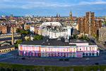Dette aftenbillede med Palads Teateret i forgrunden, Cirkusbygningen foran Axel Towers th. og Pumpehuset tv. viser det stykke af Københavns tidligere vold, der er blevet tættest bebygget.   Foto: Jens Nørgaard Larsen/ Trap Danmark
