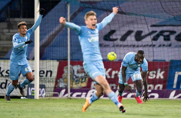 For anden kamp i træk scorede Alhaji Kamara (th.), der nu har lavet 4 mål i denne sæson for Randers FC.  Foto: Henning Bagger/Ritzau Scanpix