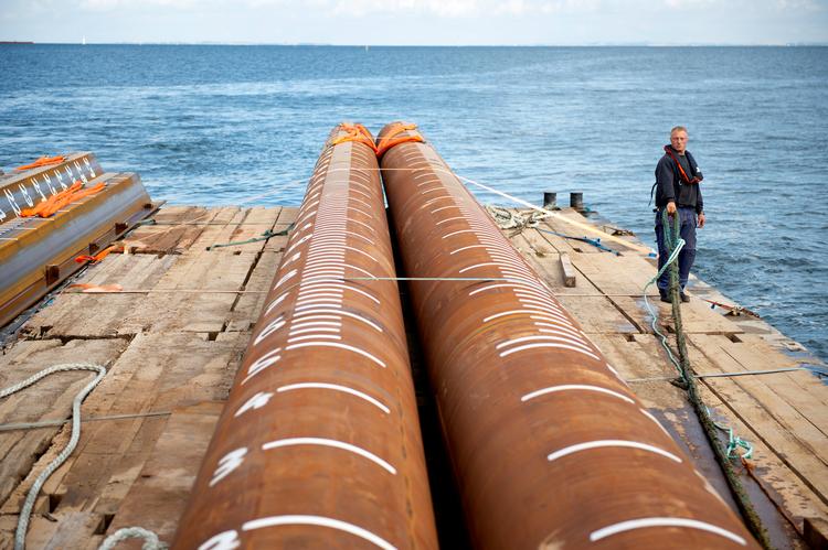 By &amp; Havn har i efteråret lavet prøver på bundforhold og støjpåvirkninger, når de op til 30 meter lange spunsjern, der skal udgøre indsejlingen på nordsiden af Lynetteholm, om få år skal bankes i havbunden. Foto: Annika Byrde/POLFOTO