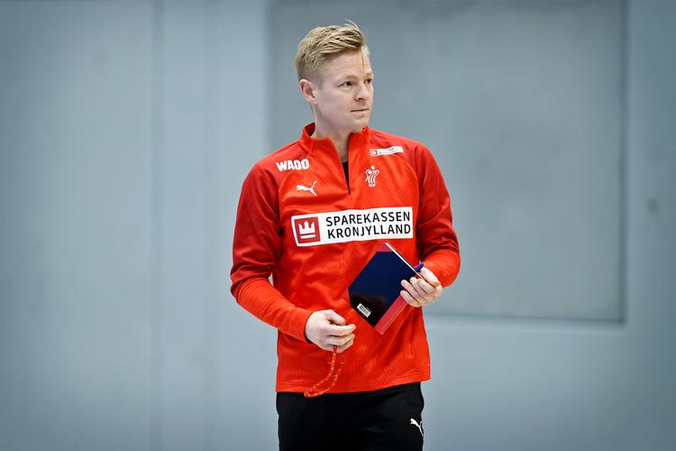    Landstræner Jesper Jensen har en klar vision for det danske kvindelandshold.  Folkeligheden skal genskabes, og det skal ske igennem resultaterne. Foto: Jens Dresling