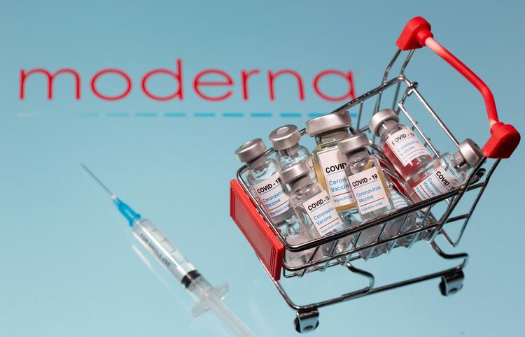 Forsøgspersoner, som er blevet vaccineret med den lovende rna-vaccine fra den amerikanske biotekvirksomhed Moderna, har et højt niveau af neutraliserende antistoffer i blodet i mindst 3 måneder efter vaccinationen, viser et nyt studie fra virksomheden, som netop er blevet offentliggjort i tidsskriftet New England Journal of Medicine Foto: Dado Ruvic/Ritzau Scanpix