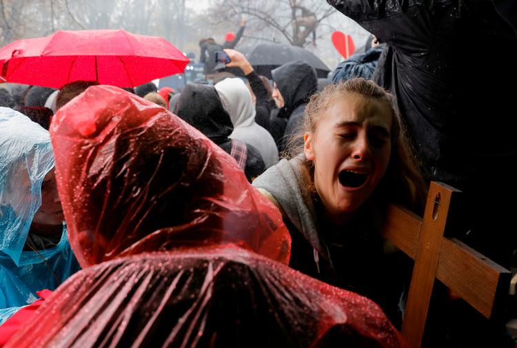 Protesterne. Det gik vildt for sig foran Forbundsdagen i Berlin 18. november, da omkring 10.000 mennesker demonstrede mod det, de kalder et "coronadiktatur".
 
  Foto: Odd Andersen/Ritzau Scanpix