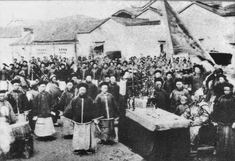 Officials_of_the_Old_City_of_Shanghai