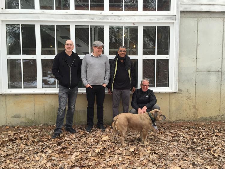 Benjamin Koppel har samlet et suverænt hold omkring sig. Og de bider skeer med de største. Blandt andet er inspirationen fra Keith Jarretts nordiske gruppe tydelig. Det er kongeinalt. Foto: Cowbell Music