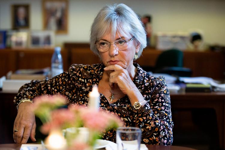 Pia Kjærsgaard fra Dansk Folkeparti kritiserede i skarpe vendinger, at en jurist fra Justitsministeriet har ringet rundt til danske medier i forsøget på at forklare, at Mette Frederiksens udtalelser på pressemøde i november ikke var ulovlige.  Arkivfoto Finn Frandsen