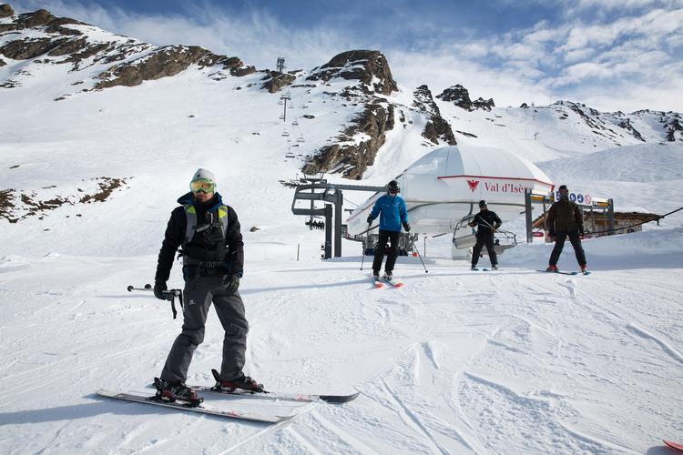     Val D'Isere i Frankrig vil være åbent for turister i julen ligesom de øvrige skisportsteder. Men der bliver god plads, for løjper, lifter og restauranter har ikke tilladelse til at fungere.  Foto: Thomas Borberg/POLFOTO
