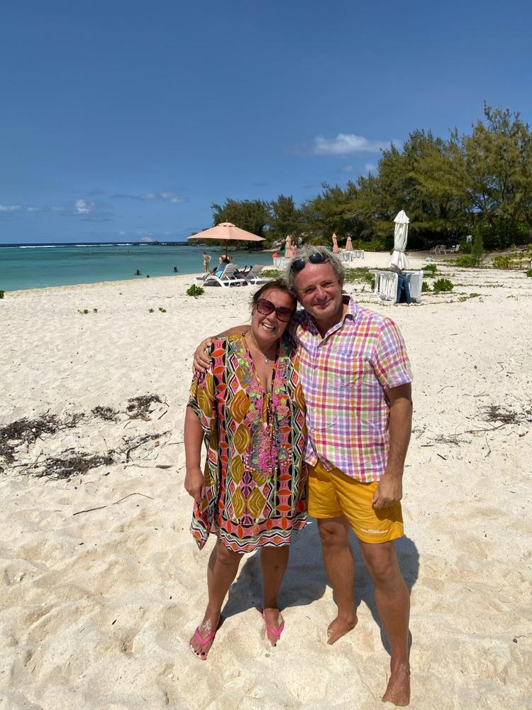 Anne-Lise Kroken og Jørgen Hoffmann har tidligere rejst verden rundt, her er det Mauritius. Foto: Privatfoto