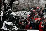 Snefald. Den første sne er faldet i Hviderusland, og i et kort øjeblik havde Maria L. en følelse af eventyr. Et kort øjeblik... Foto: Stringer/Ritzau Scanpix