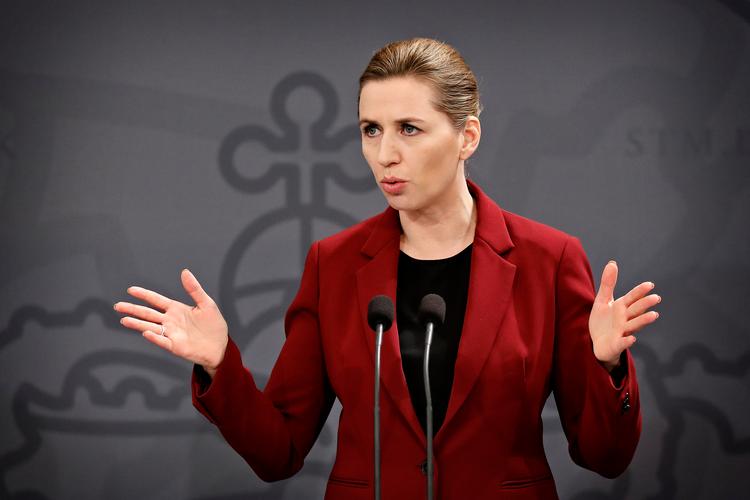 Statsminister Mette Frederiksen (S) under et af de mange corona-pressemøder. Arkivfoto Jens Dresling