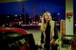Anna Borg vil egentlig gerne have en elbil, men batteriet kan ikke klare hele turen fra København og hjem til forældrene i Thy.  Foto: Miriam Dalsgaard/POLFOTO